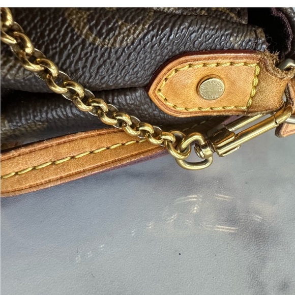 Authentic Louis Vuitton Favorite MM - Picture 5 of 9